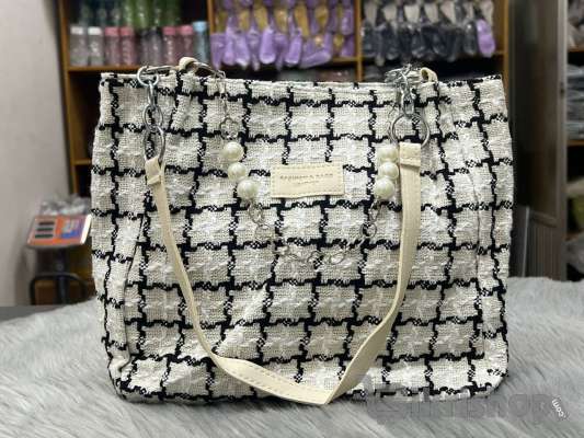 Beautiful Handwoven Straw Bag Handbag Large Capacity Shoulder Bag- RM1 photo 4