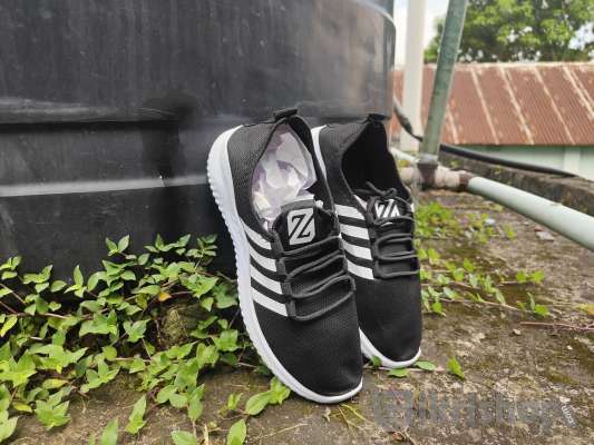 China Shoe photo 3